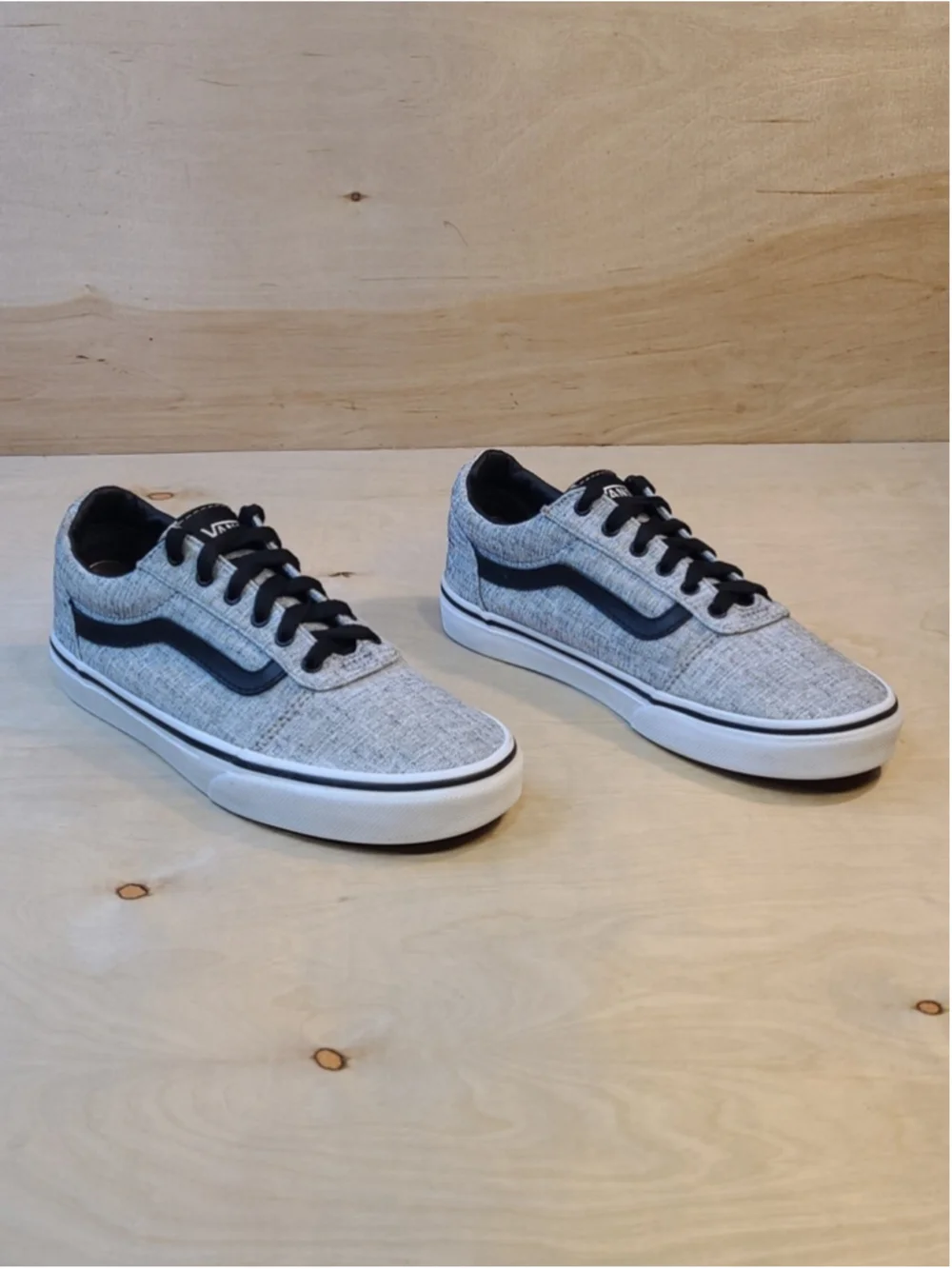 Vans Ward Textile Gray and White Sneakers Size 3.5Y/5 Womens